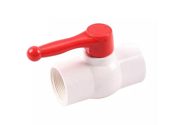 2 راه مستقیم از طریق نوع دستی PVC شیر توپ UPVC کنترل ثابت جریان آب